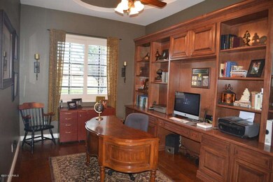 Den Office