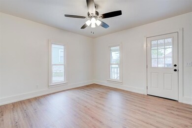 313 E Warner Ave, Guthrie, OK 73044 - photo 7