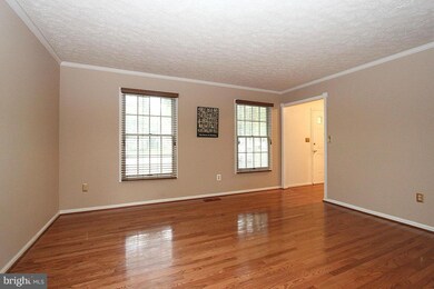 11710 Lord Philip Ct, Germantown, MD 20876 - photo 3