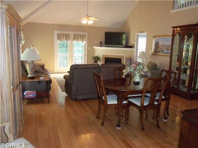 Den/Family/Great Room - amazing amount of space