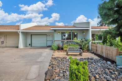 838 SE Stratford Ct, Bend, OR 97702 - photo 4