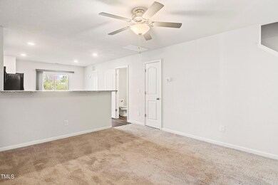 06-918 E Green St Unit A10820240325_0006