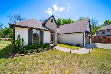 506 Castle Pines Cir, Claremore, OK 74019 - photo 2