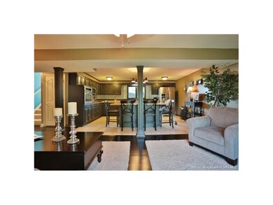 8105 N Skyline Dr, Floyds Knobs, IN 47119 - photo 5