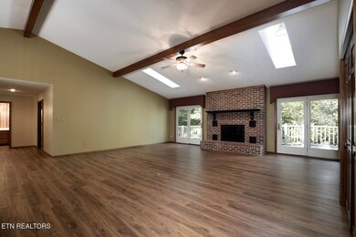 07_InataCircle_143_Living02