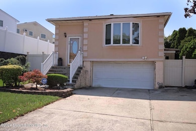 15 Bovanizer St, Staten Island, NY 10312 - photo 3