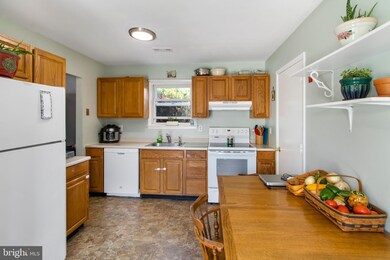 12 Hickory Ln, Swedesboro, NJ 08085 - photo 3