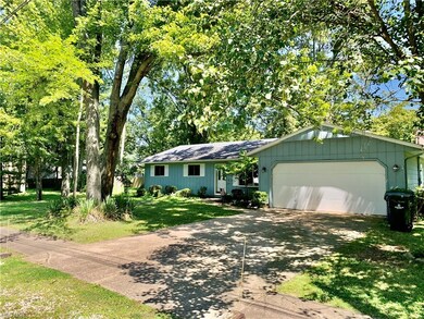 853 Pasadena Ave, Sheffield Lake, OH 44054 - photo 2