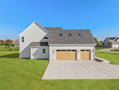 W276N8387 Marshall Dr, Hartland, WI 53029 - photo 3