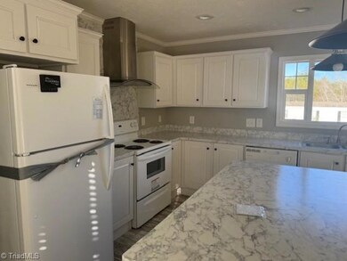 110 Shannon Dr, Reidsville, NC 27320 - photo 2