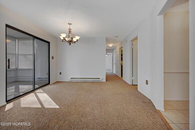 08-Dining Room to Sunroom