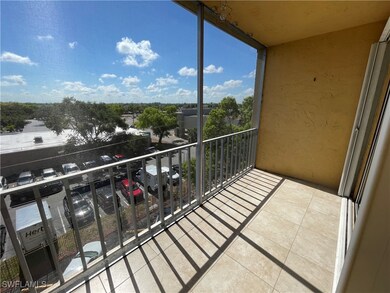The Towers Condominiums unit 502, Fort Myers, FL 33901 - photo 7