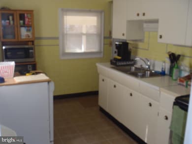 818 Pennsylvania Ave, Southampton, PA 18966 - photo 7