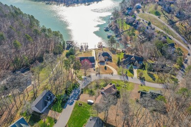 waterfront culdesac