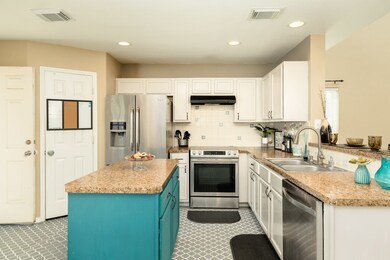 1107 Lasso Ct, Alvin, TX 77511 - photo 5