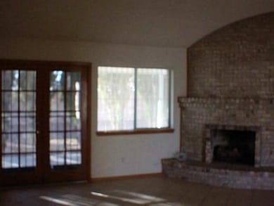 Den/Family/Great Room. Large Ceramic-Til