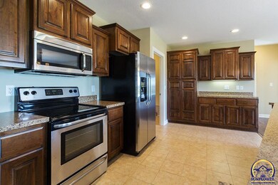 8501 SW 30th St, Topeka, KS 66614 - photo 7