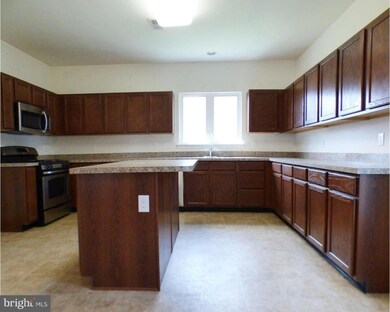 17 Granite Ln, Penns Grove, NJ 08069 - photo 4