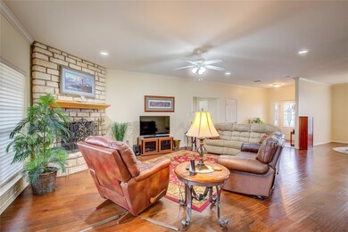 6408 Circo Dr, Granbury, TX 76049 - photo 7