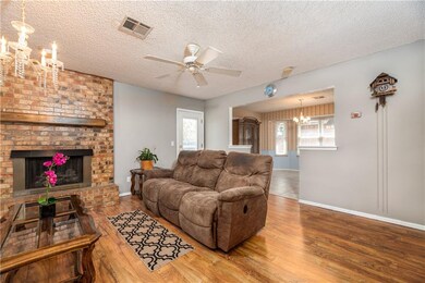 924 NE 4th St, Moore, OK 73160 - photo 3