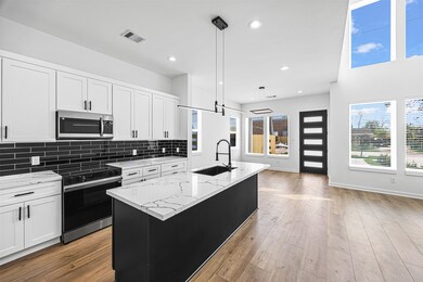 2105 Melbourne St unit A, Houston, TX 77026 - photo 6