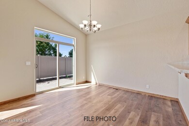 1232PickeralAve-7