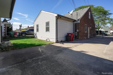 16544 Stricker Ave, Eastpointe, MI 48021 - photo 5