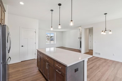 2707 Mapleton Ave 04 Open Concept