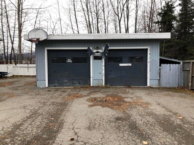 Detached Garage