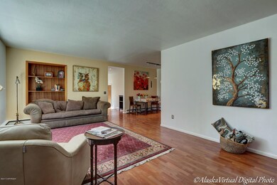 Living room 4
