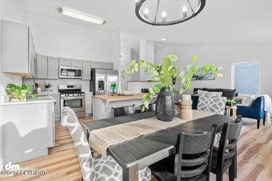 06-Dining Room_ELI09160