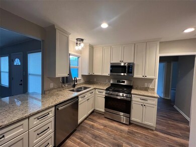 2103 N Woods St, Sherman, TX 75092 - photo 3