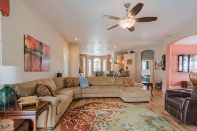 _DSC8439-HDR - Living