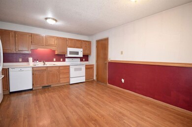 1504 Aspen Dr, Waterloo, IA 50701 - photo 3