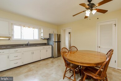 22720 Ridge Rd, Germantown, MD 20876 - photo 7