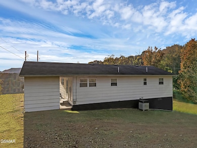 495 Carnation Way, Newport, TN 37821 - photo 6