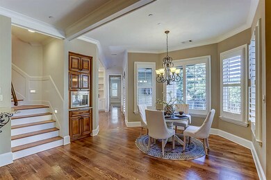 Look at this lovely space for your morning coffee!
