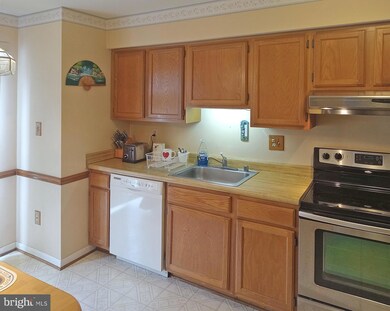 11436 Appledowre Way, Germantown, MD 20876 - photo 5