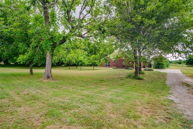 300 Munn Rd, Springtown, TX 76082 - photo 5