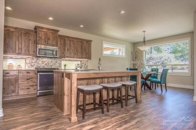 60498 Hedgewood Ln, Bend, OR 97702 - photo 6