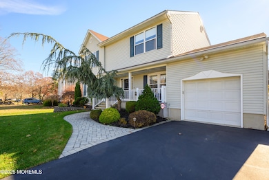 10 Sandybrook Rd, Manalapan, NJ 07726 - photo 2