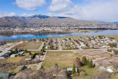 2131 NW Cascade Ave, East Wenatchee, WA 98802 - photo 5