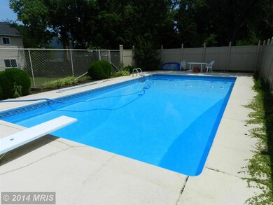 17408 Chiswell Rd, Poolesville, MD 20837 - photo 5