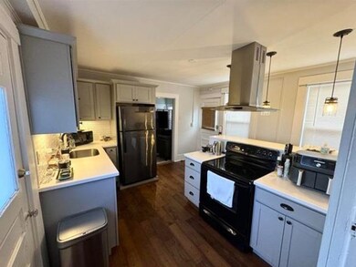 Kitchen & Island