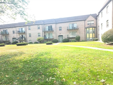 116 Oak Ln unit 12, Brockton, MA 02301 - photo 2