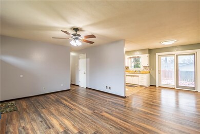 207 Wayside Ave, Decatur, IL 62521 - photo 5