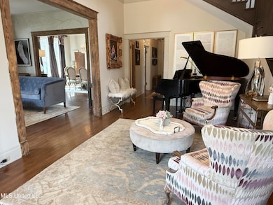 307 Grand Blvd, Greenwood, MS 38930 - photo 2