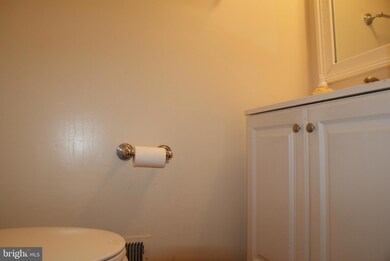 14918 Carriage Square Dr, Silver Spring, MD 20906 - photo 7