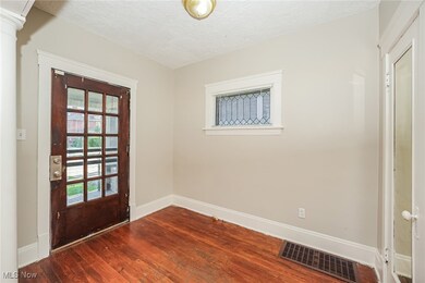 1556 Dille Rd, Euclid, OH 44117 - photo 2