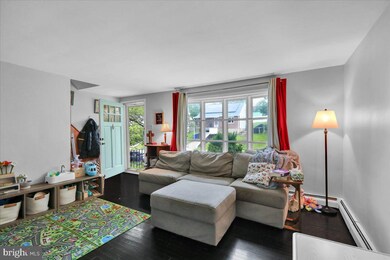 466 Spring St, Pottstown, PA 19464 - photo 5